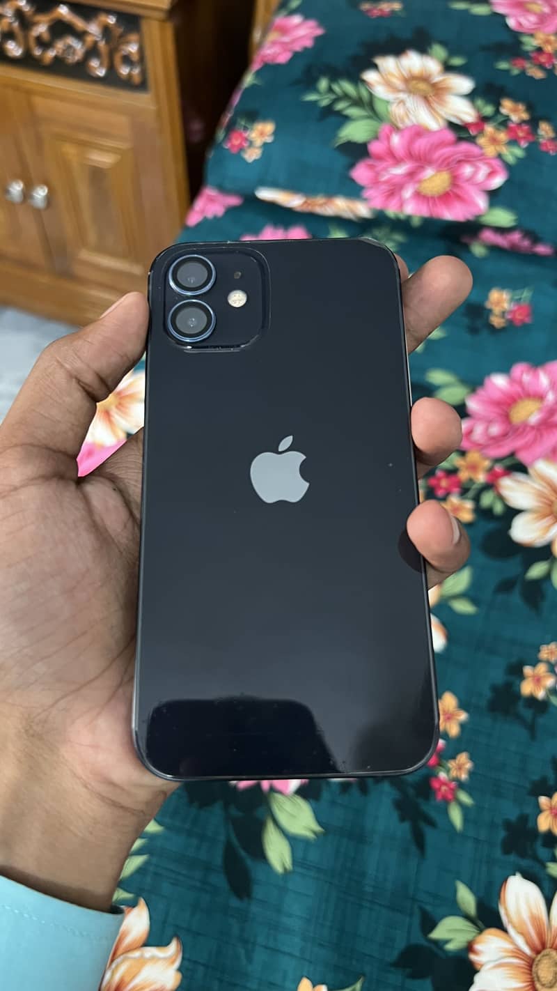 Apple iPhone 12 4
