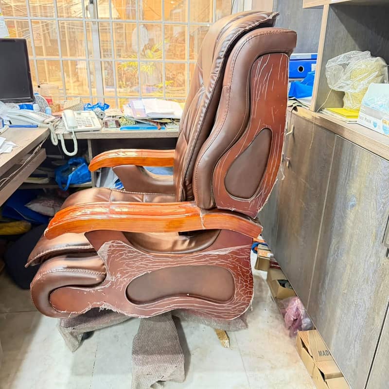 executive Chairs 1