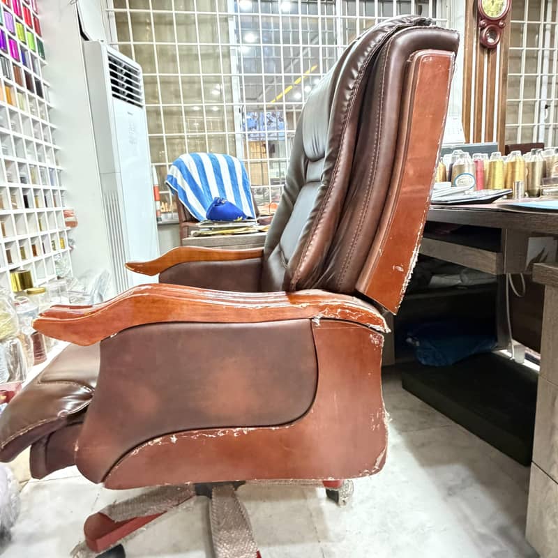 executive Chairs 3