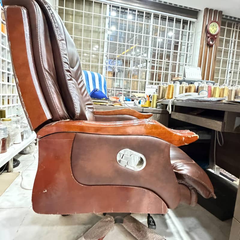 executive Chairs 4