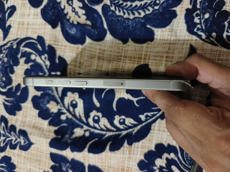 Apple iPhone 15 Pro 6