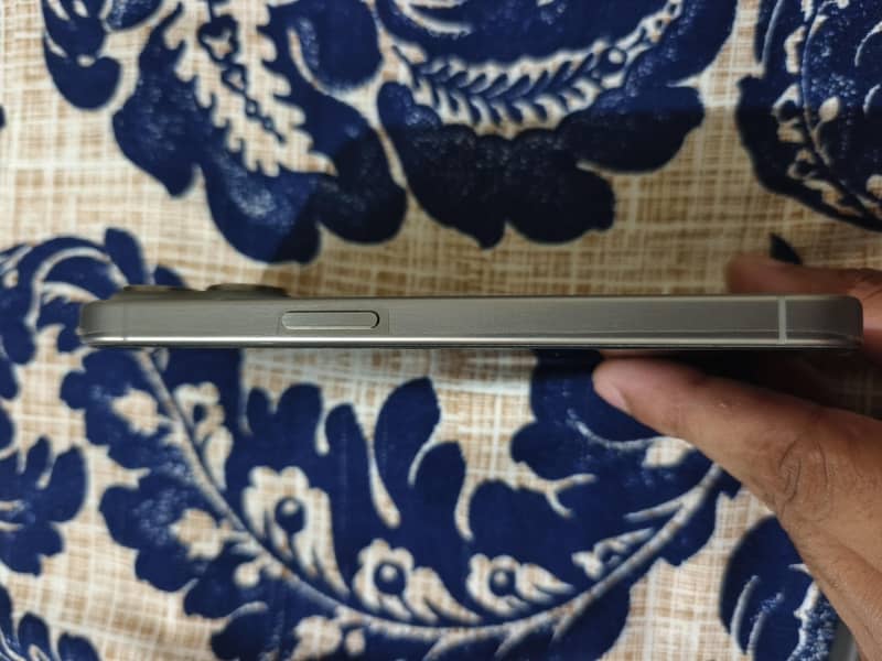 Apple iPhone 15 Pro 7