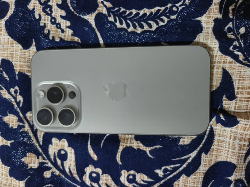 Apple iPhone 15 Pro 8