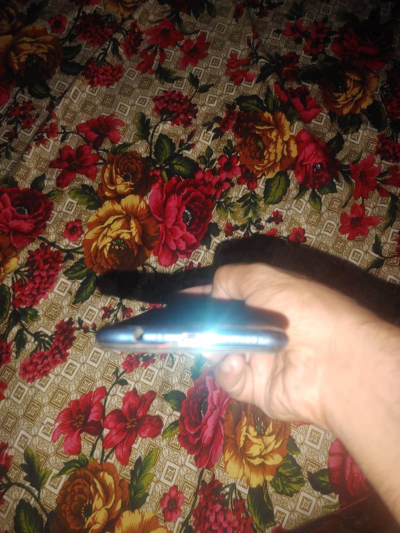 Realme 3 4