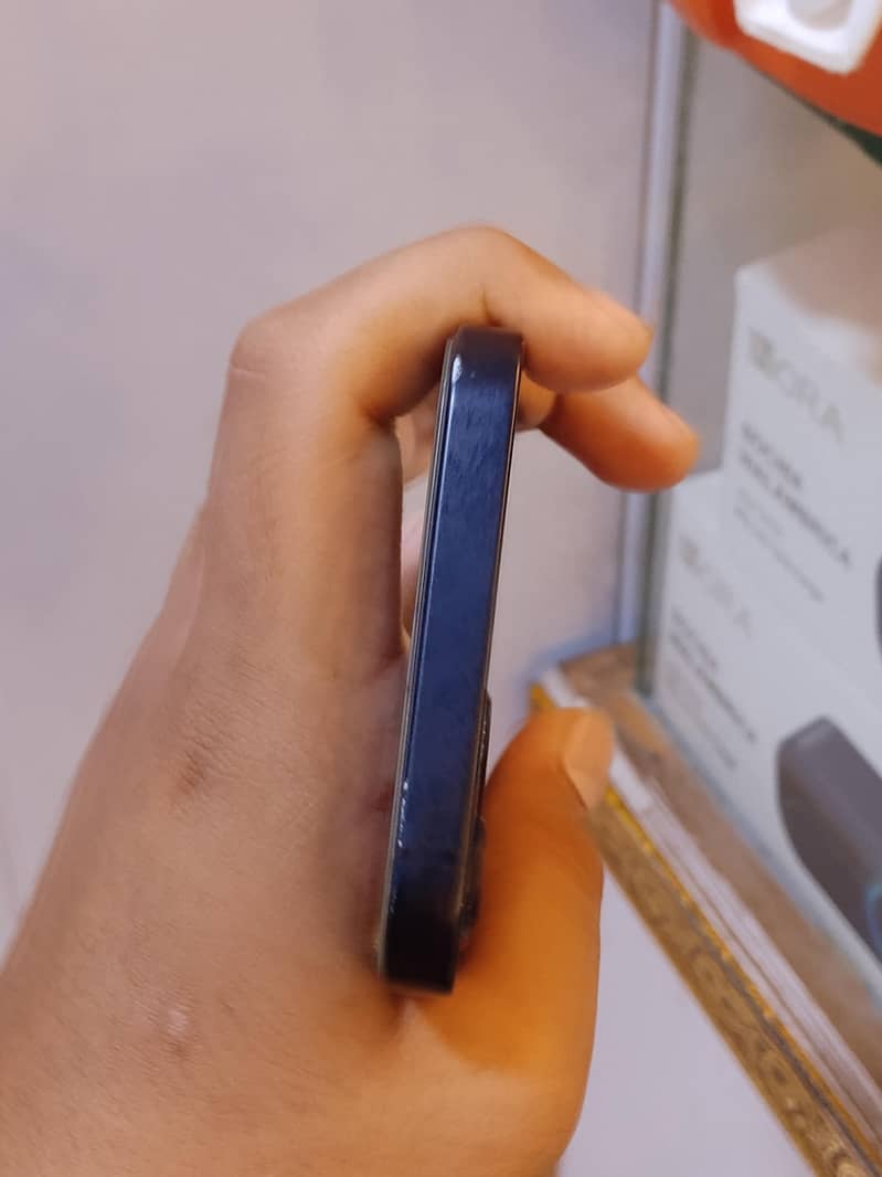 Apple iPhone 12 3