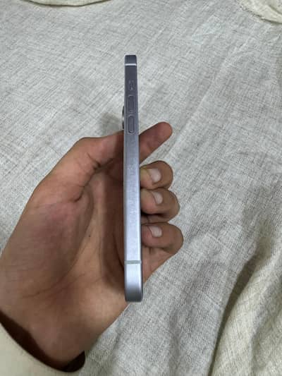 Apple iPhone 15