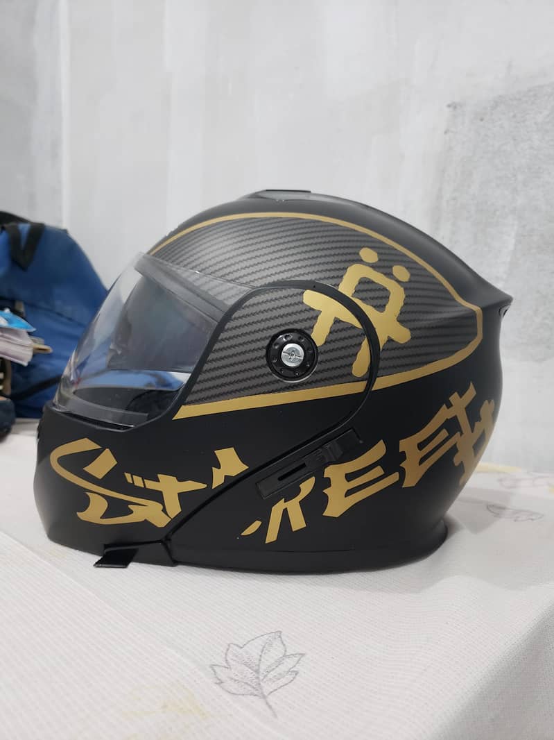 HELMET 1