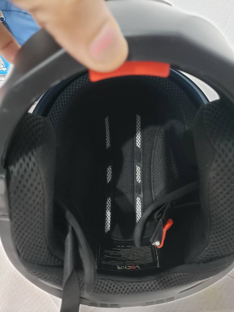 HELMET 6