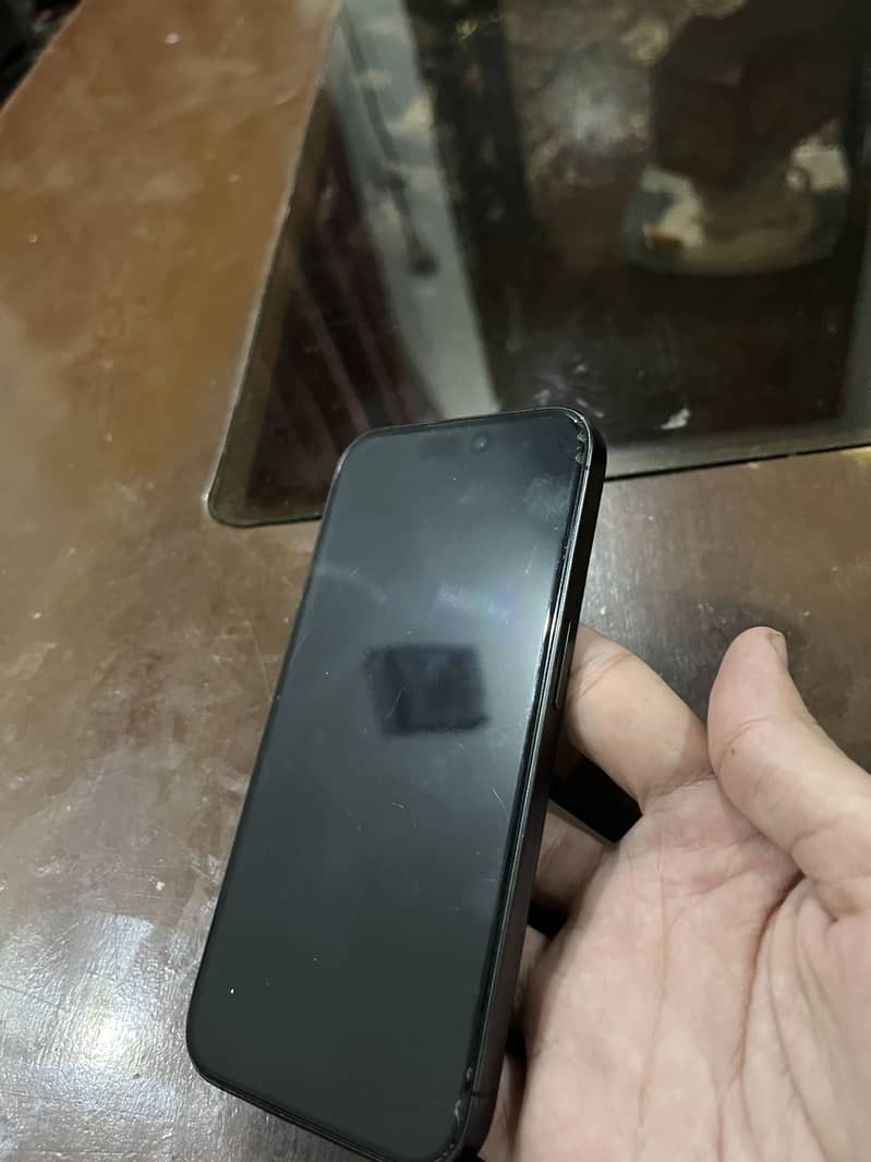 Apple iPhone 15 Pro 1