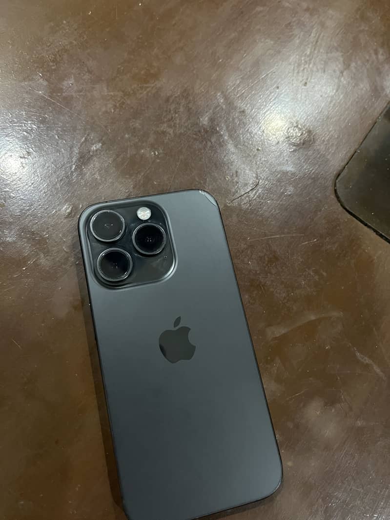 Apple iPhone 15 Pro 3