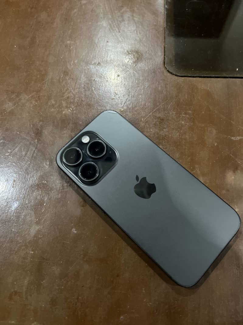 Apple iPhone 15 Pro 0