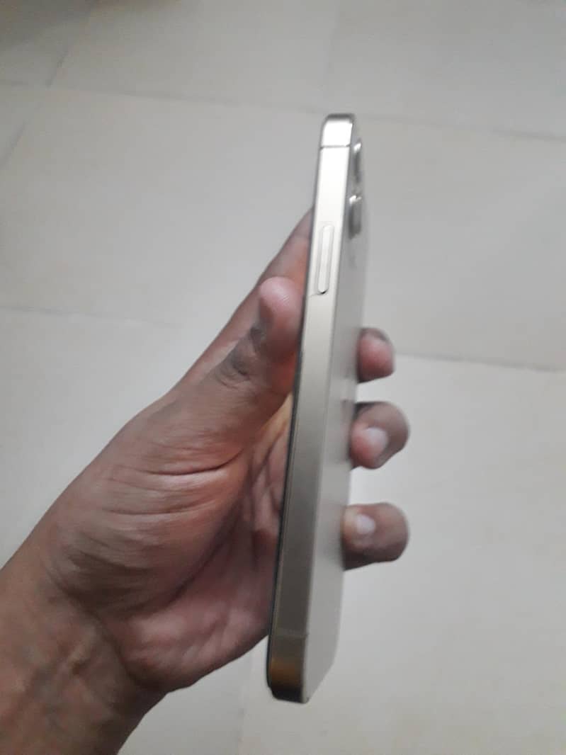 Apple iPhone 12 Pro 2