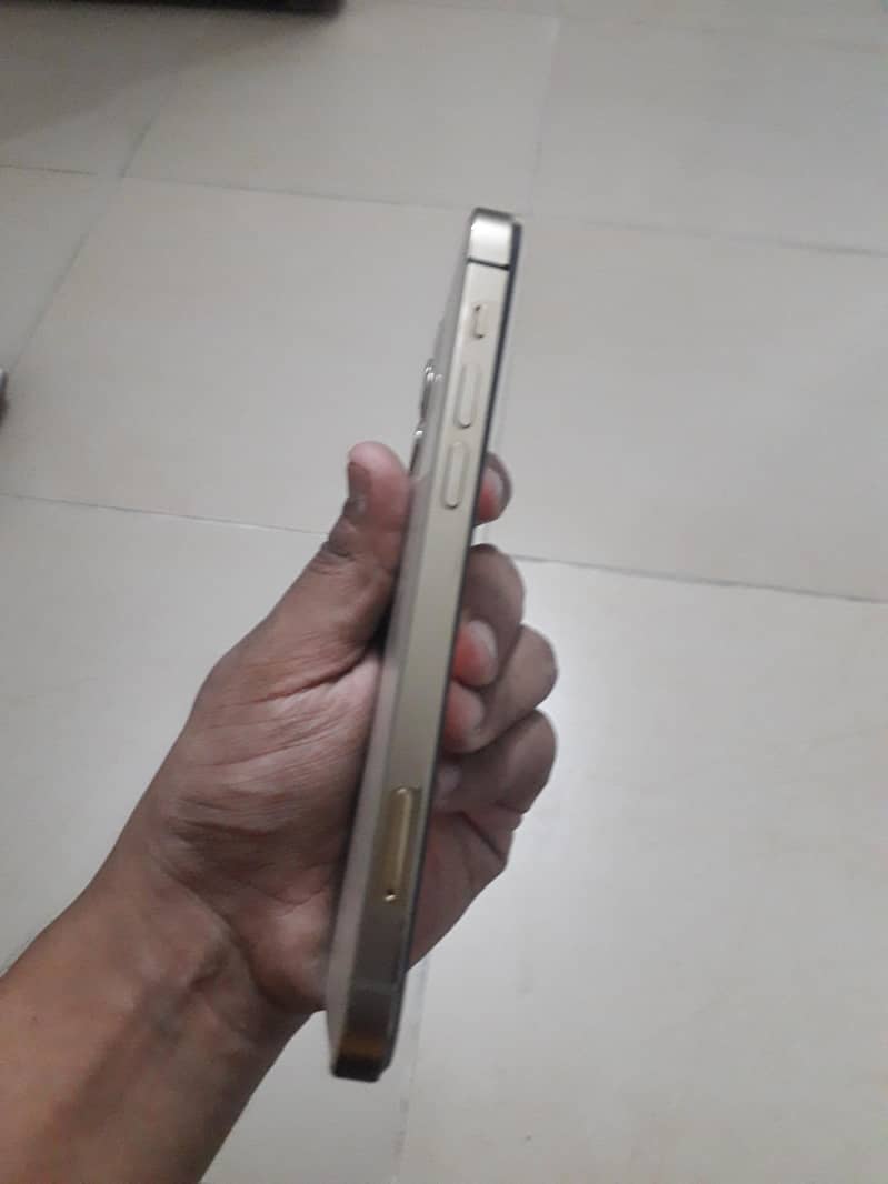 Apple iPhone 12 Pro 3