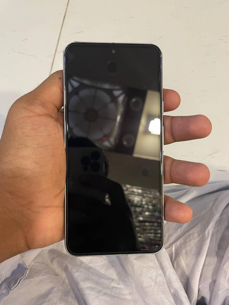 Google Pixel 8 5