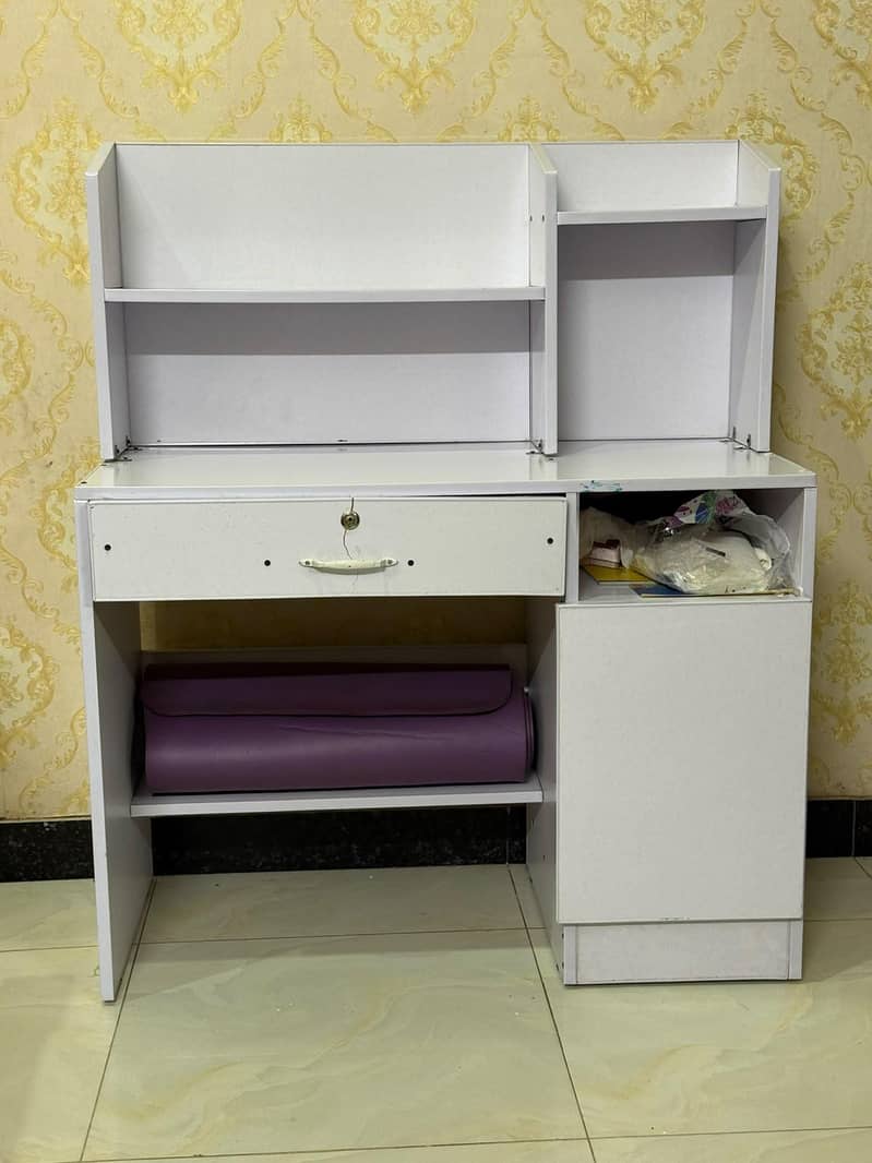 study table 0