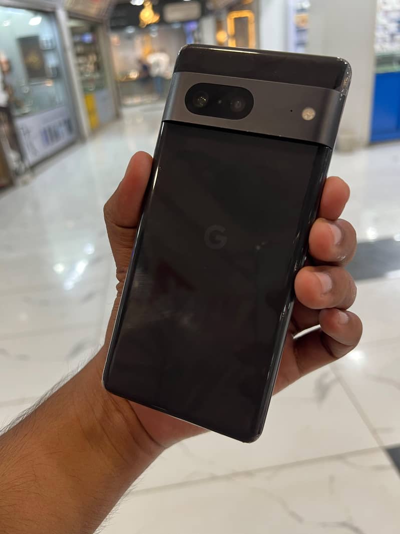 Google Pixel 7 4