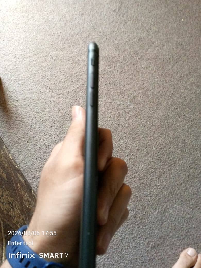 Apple iPhone 8 Plus 2