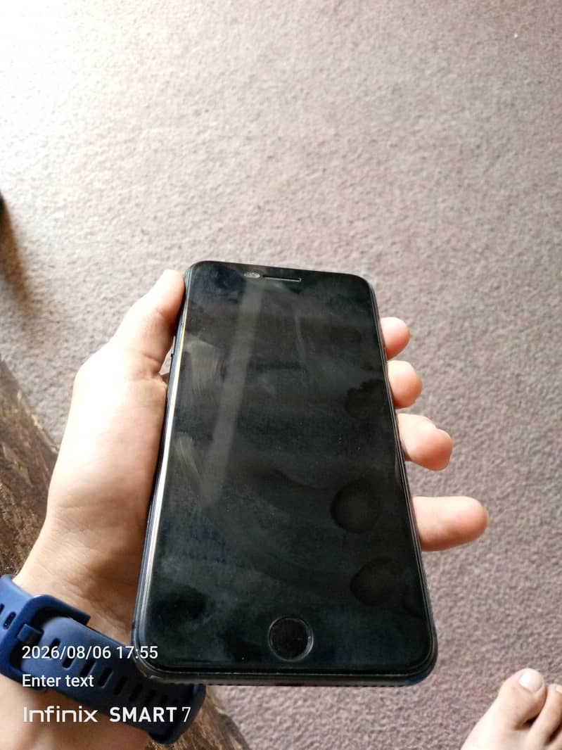 Apple iPhone 8 Plus 4