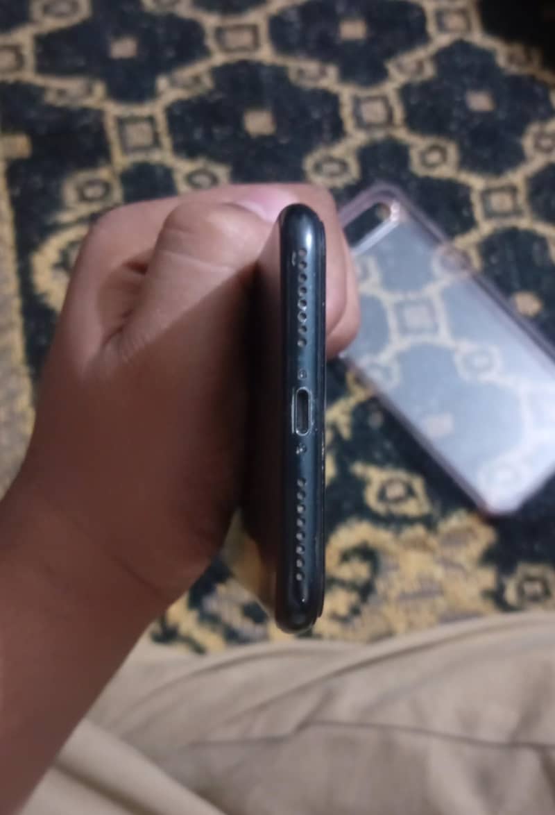 Apple iPhone 7 Plus 3