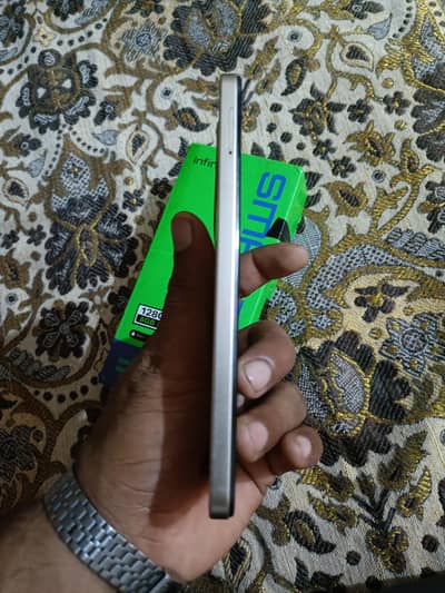 infinix smart 8 paro 8gb 128gb
