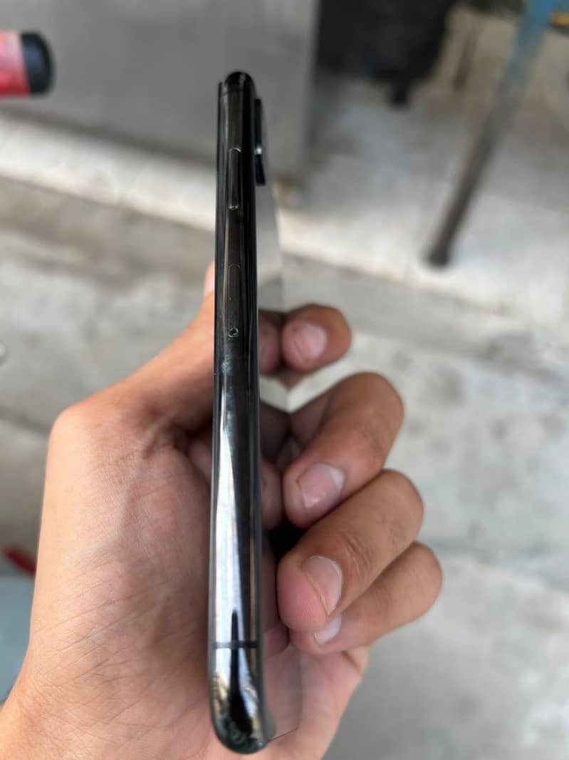 Apple iPhone X 6