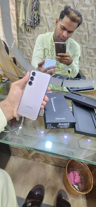 Samsung Galxy S25 "12GB"256GB" 2ual SIM SIM Time Availble" Full Box