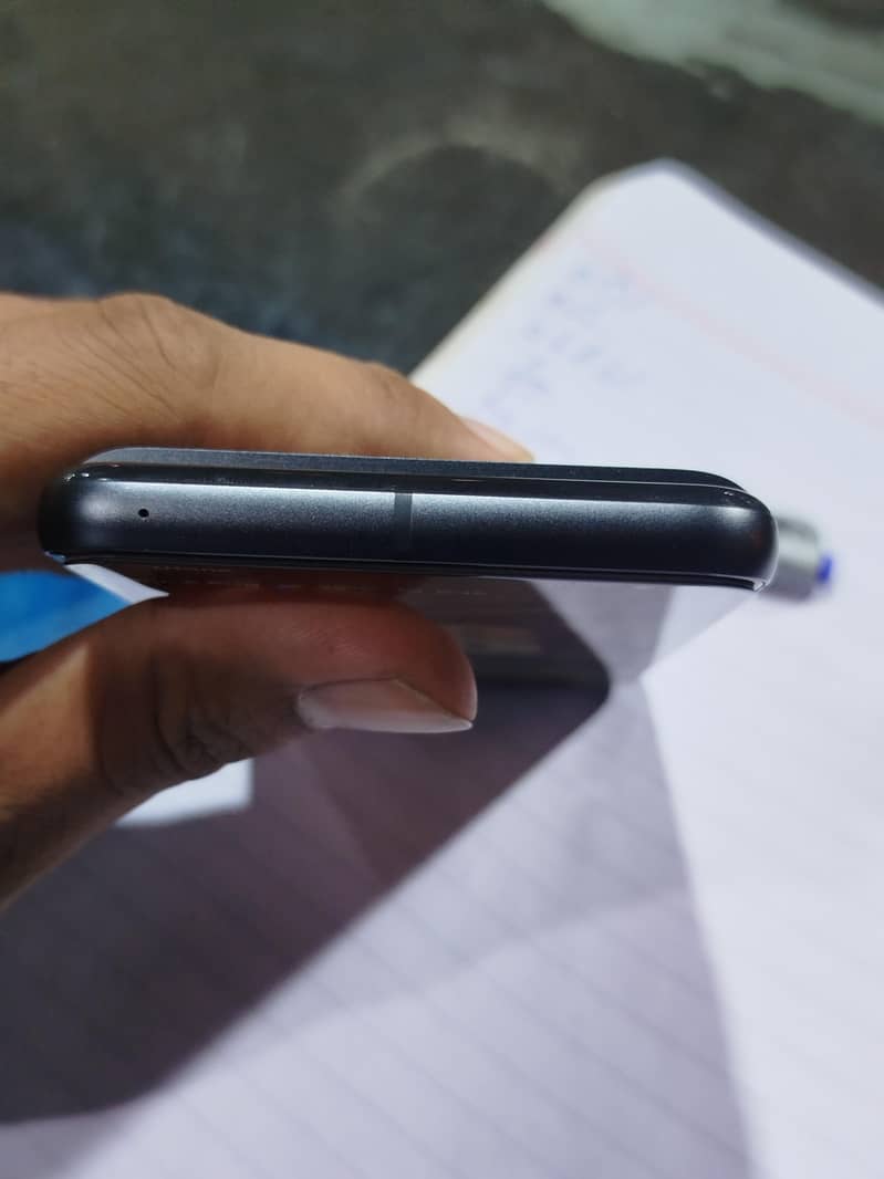 Google Pixel 8 6