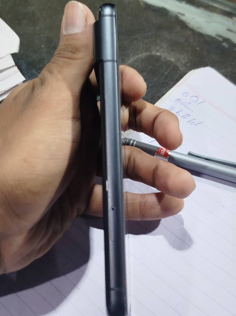 Google Pixel 8 11