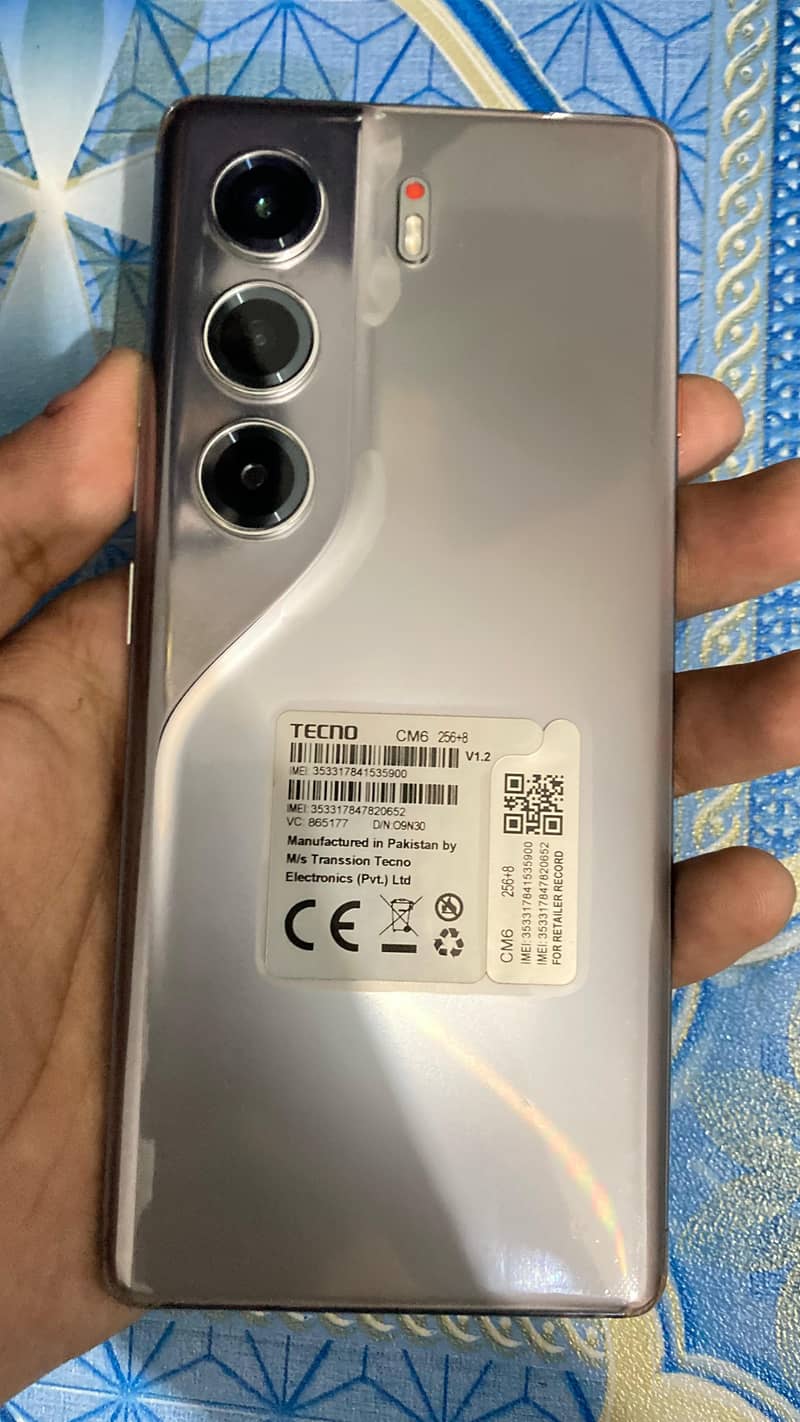 Tecno CAMON 40 Pro 1