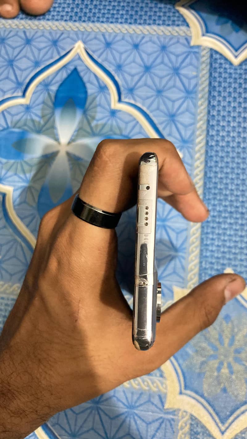 Tecno CAMON 40 Pro 4