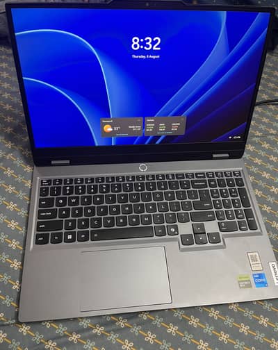 Lenovo LOQ RTX 5050 13th gn Intel i5 HX 16 gb ram 512 gb 144Hz Display
