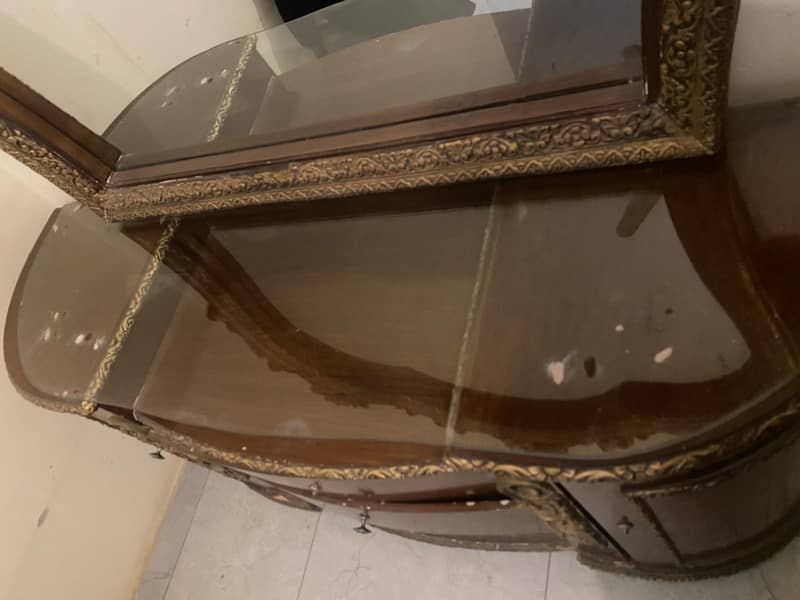 dressing table 1