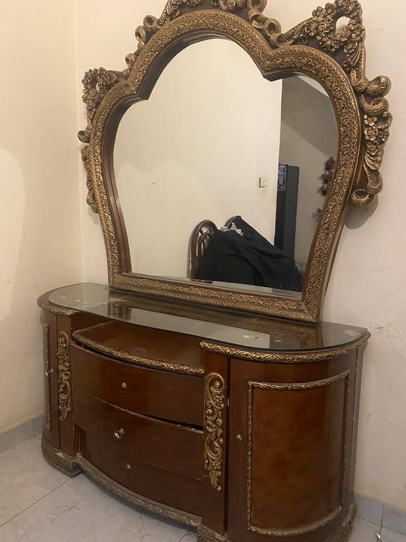 dressing table 3