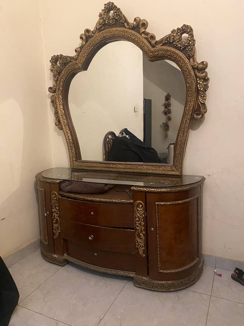 dressing table 5