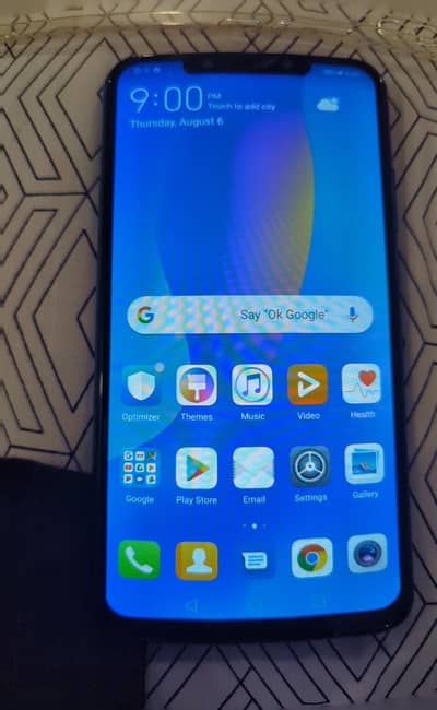Huawei Nova 3i 4/128 with matching box
