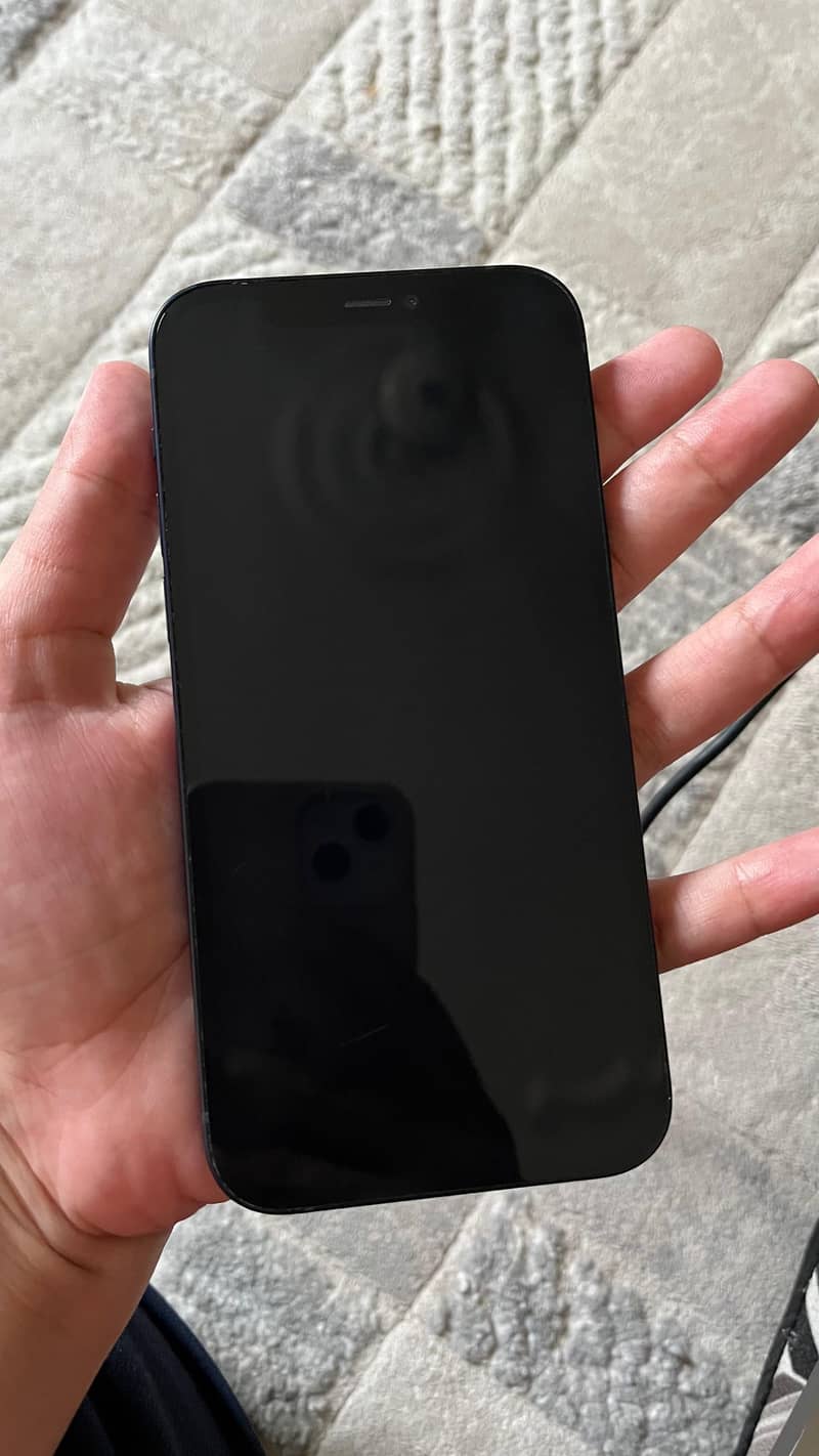 Apple iPhone 12 4