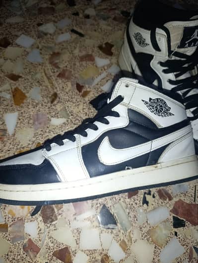 High Top brand sneakers