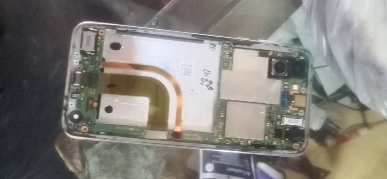 Sharp Aquos R2 0