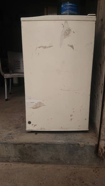 Mini Refrigerator  Cooling Perfect Single Door