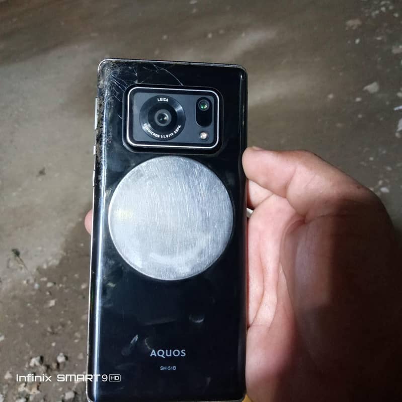 Sharp Aquos6 pta aproved for sale all ok koi masla nhi just back crack 1