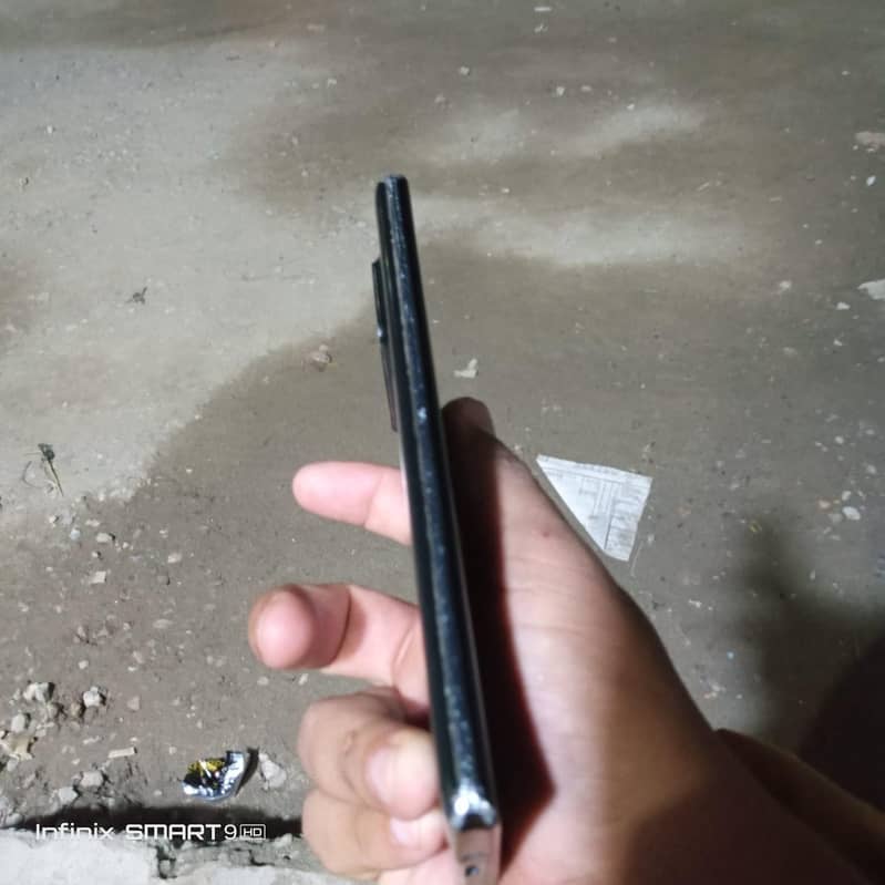 Sharp Aquos6 pta aproved for sale all ok koi masla nhi just back crack 4