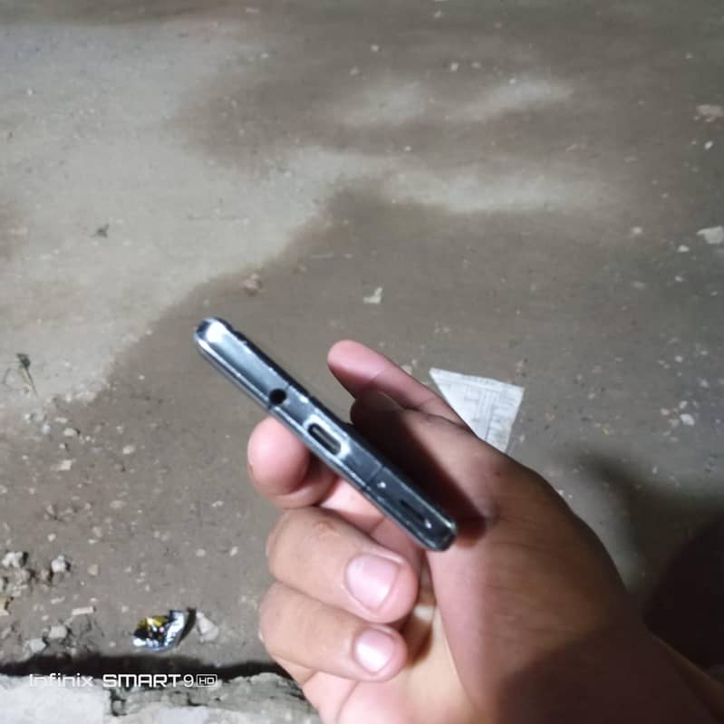 Sharp Aquos6 pta aproved for sale all ok koi masla nhi just back crack 5
