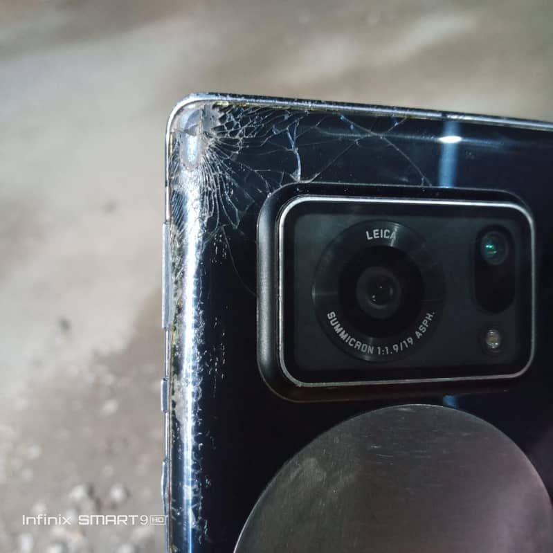 Sharp Aquos6 pta aproved for sale all ok koi masla nhi just back crack 6