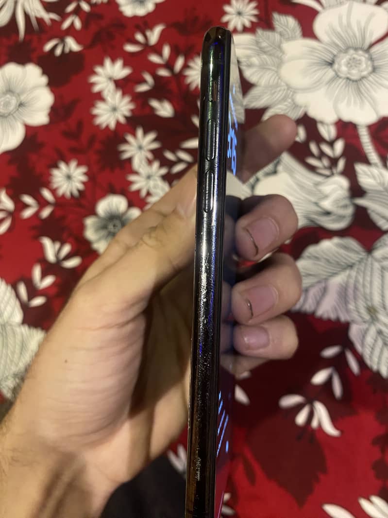 Apple iPhone X 3
