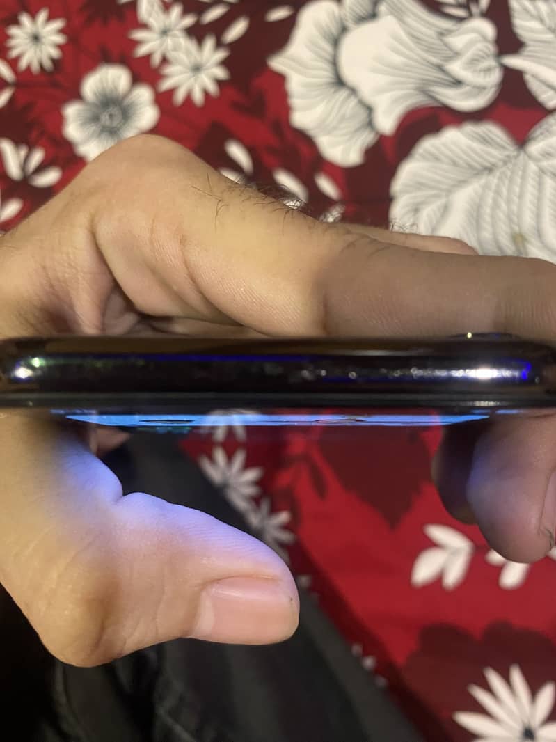 Apple iPhone X 4
