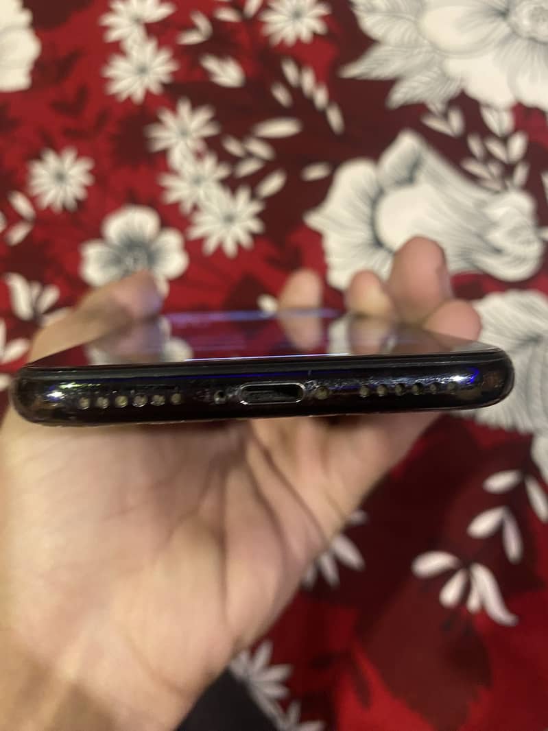 Apple iPhone X 5
