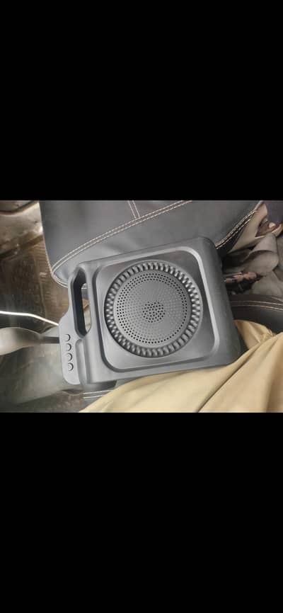 Bluetooth speaker available new condition only 1 week use