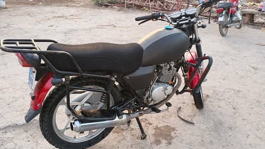Suzuki gs 150 SE