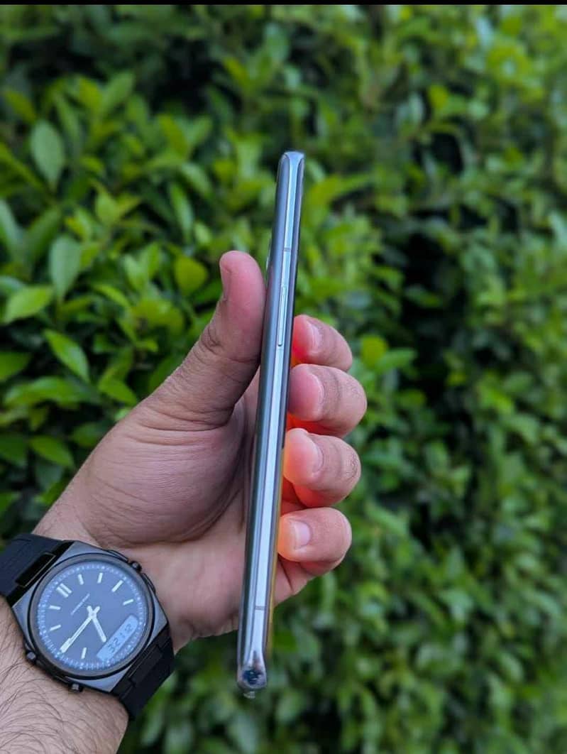 One Plus 9 Pro 6