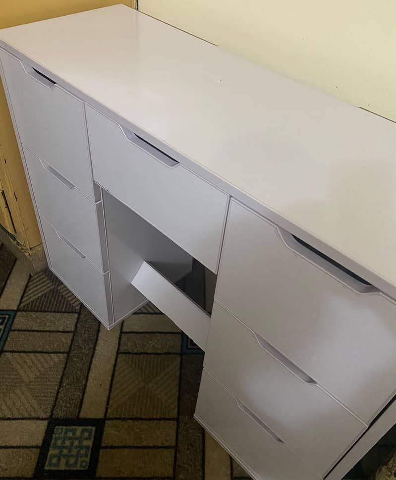 Dressing table 1